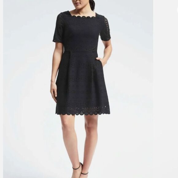 Banana Republic Dresses & Skirts - BANANA REPUBLIC LASER CUT FIT & FLARE DRESS